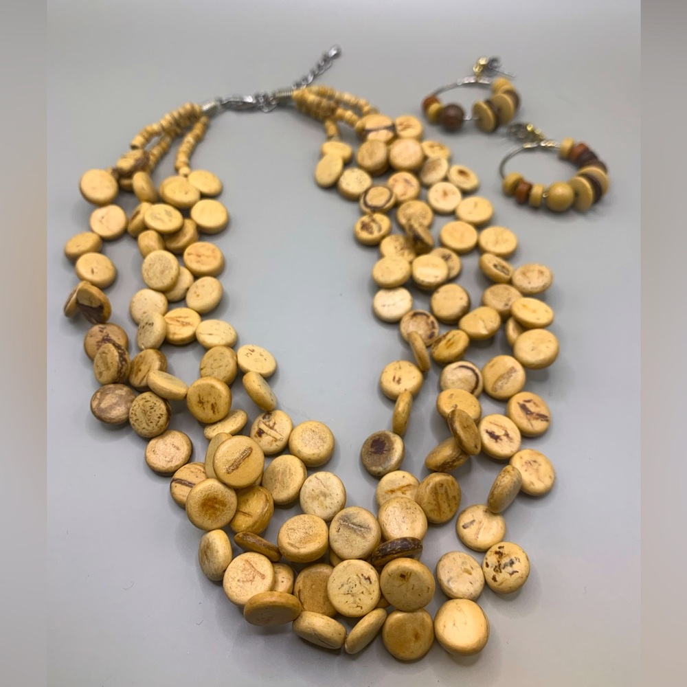 Tan Wood Circle Beaded Necklace And Post earrings Necklace 8” Earrings 1 1/2”